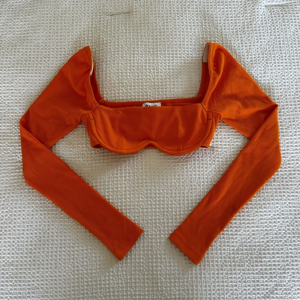 long sleeve crop top
